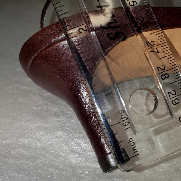 ✨️EUC✨️Amalfi Brown Leather Slingback Kitten Heels, Size 5 1/2M - Picture 8 of 8